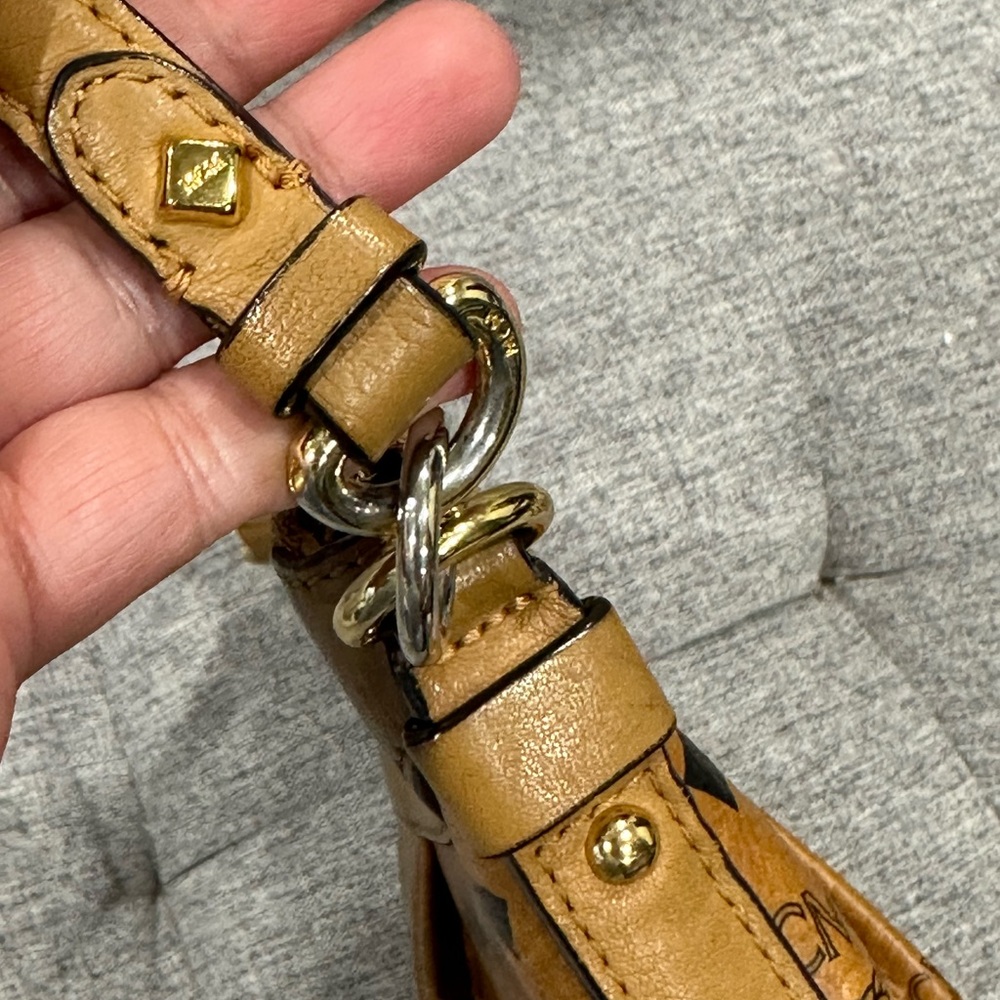 ๐ SOLD ๐ Authentic Vintage MCM Shoulder/Crossbody Bag - Picture 8 of 16